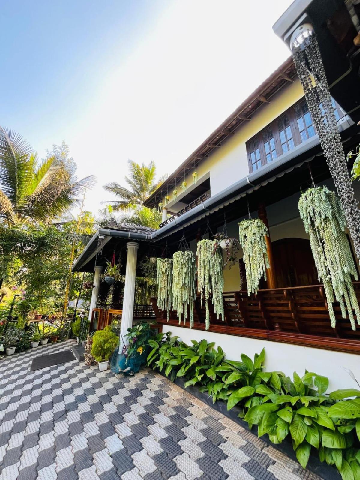 Villa Lush Acres à Thekkady Extérieur photo